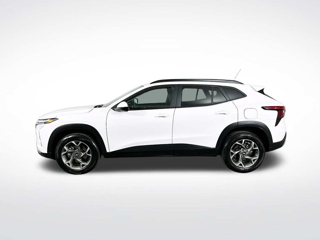 2025 Chevrolet Trax LT - Image 5