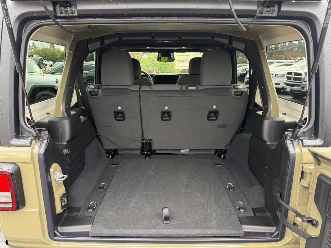 2026 Jeep Wrangler Willys - Image 11