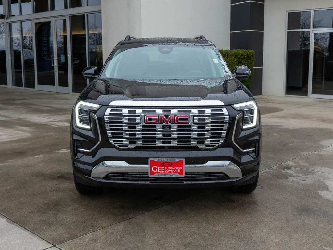 2026 GMC Terrain Denali - Image 2