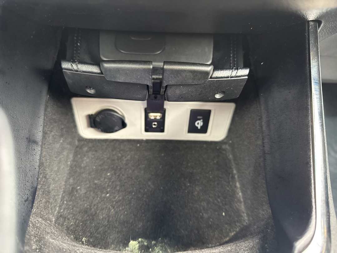 2016 Toyota Avalon - Image 24