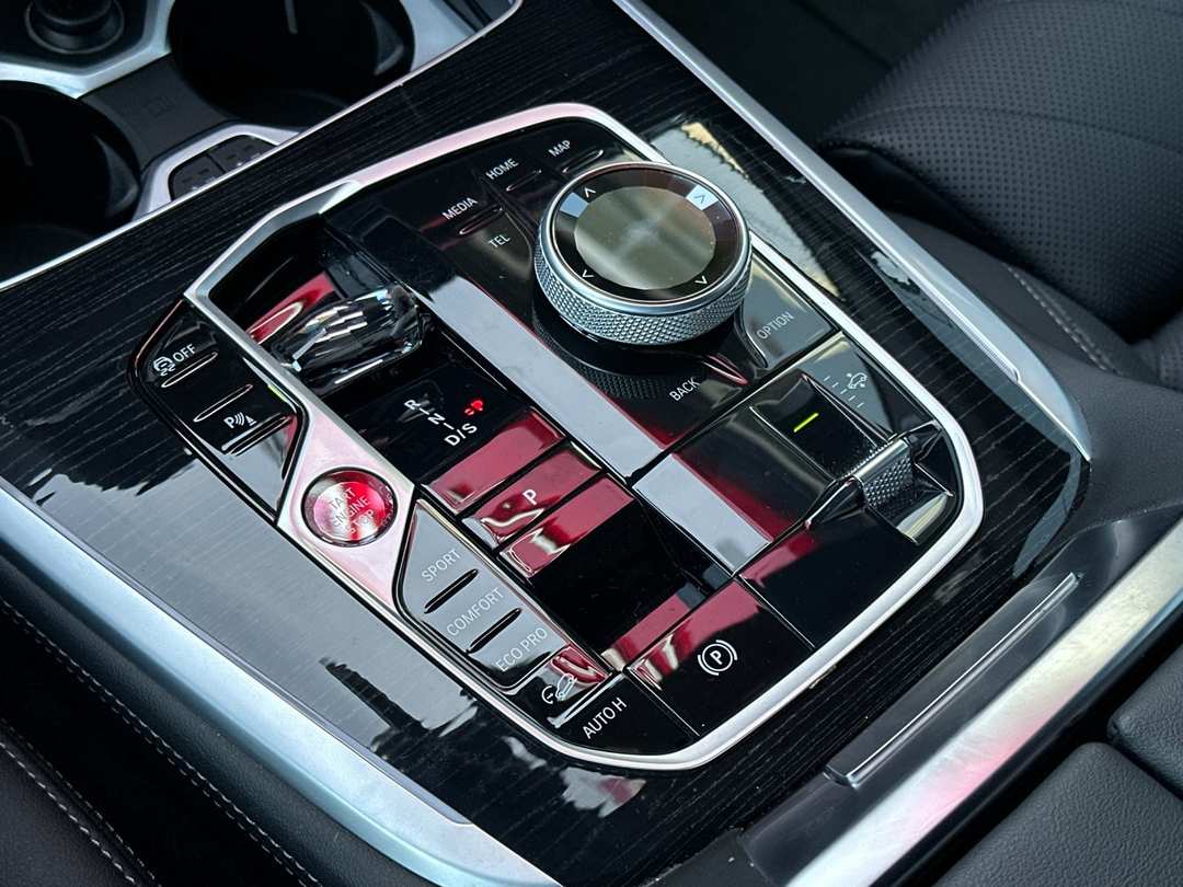 2024 BMW X7 xDrive40i - Image 21