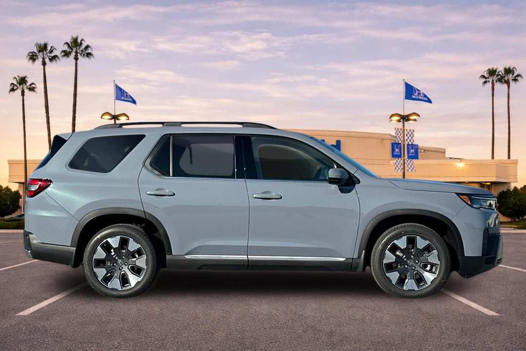 2026 Honda Pilot Touring - Image 3