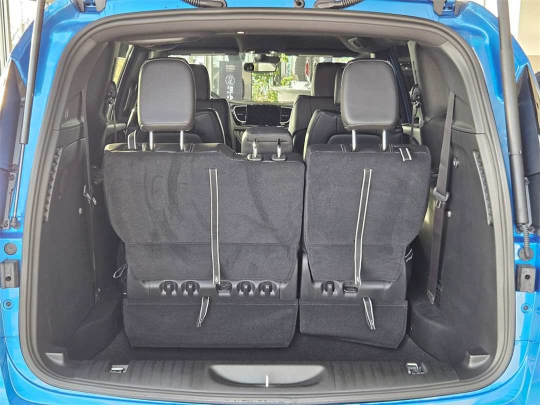 2026 Chrysler Pacifica Select - Image 31