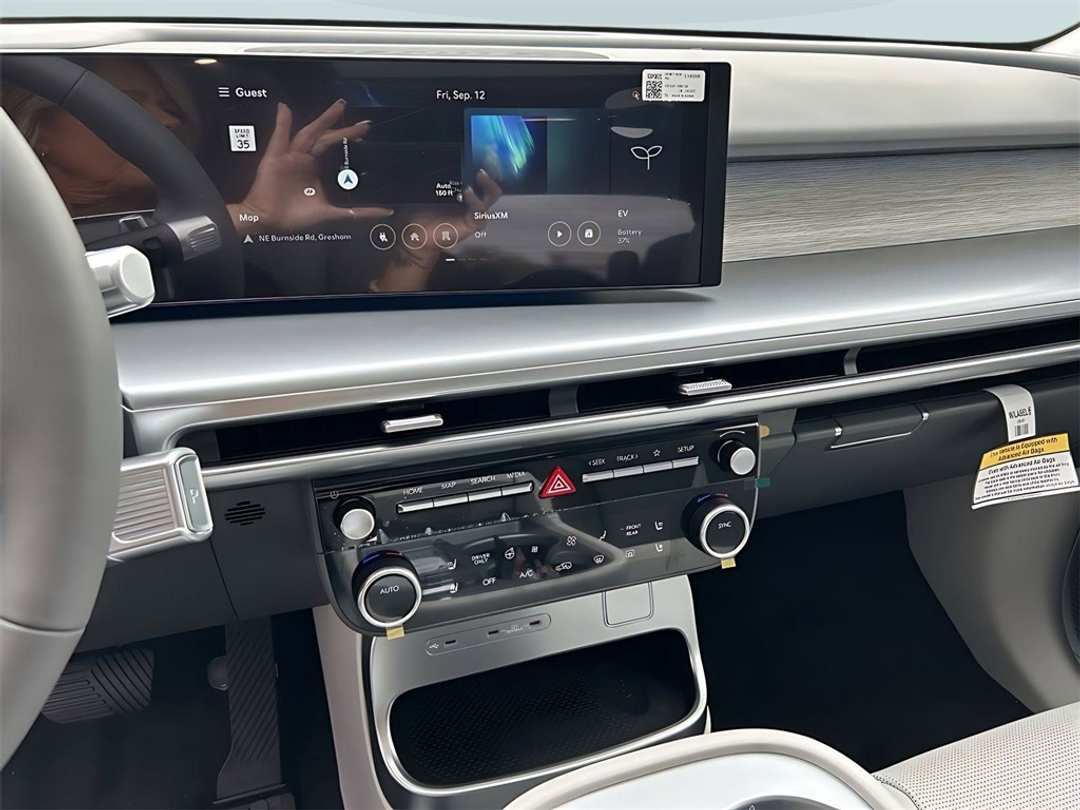 2026 Hyundai Ioniq 9 Performance Limited - Image 17