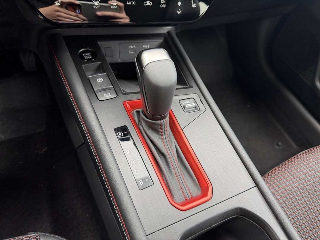 2026 Nissan Kicks SR - Image 23