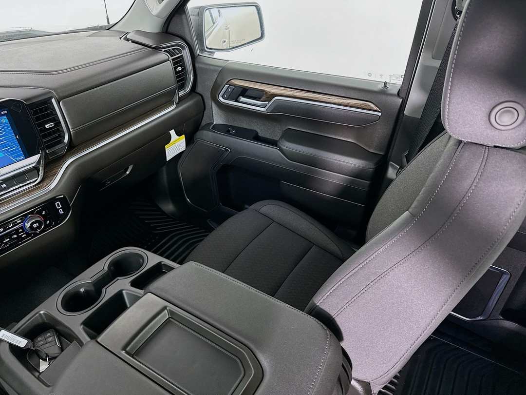 2025 Chevrolet Silverado 1500 RST - Image 24