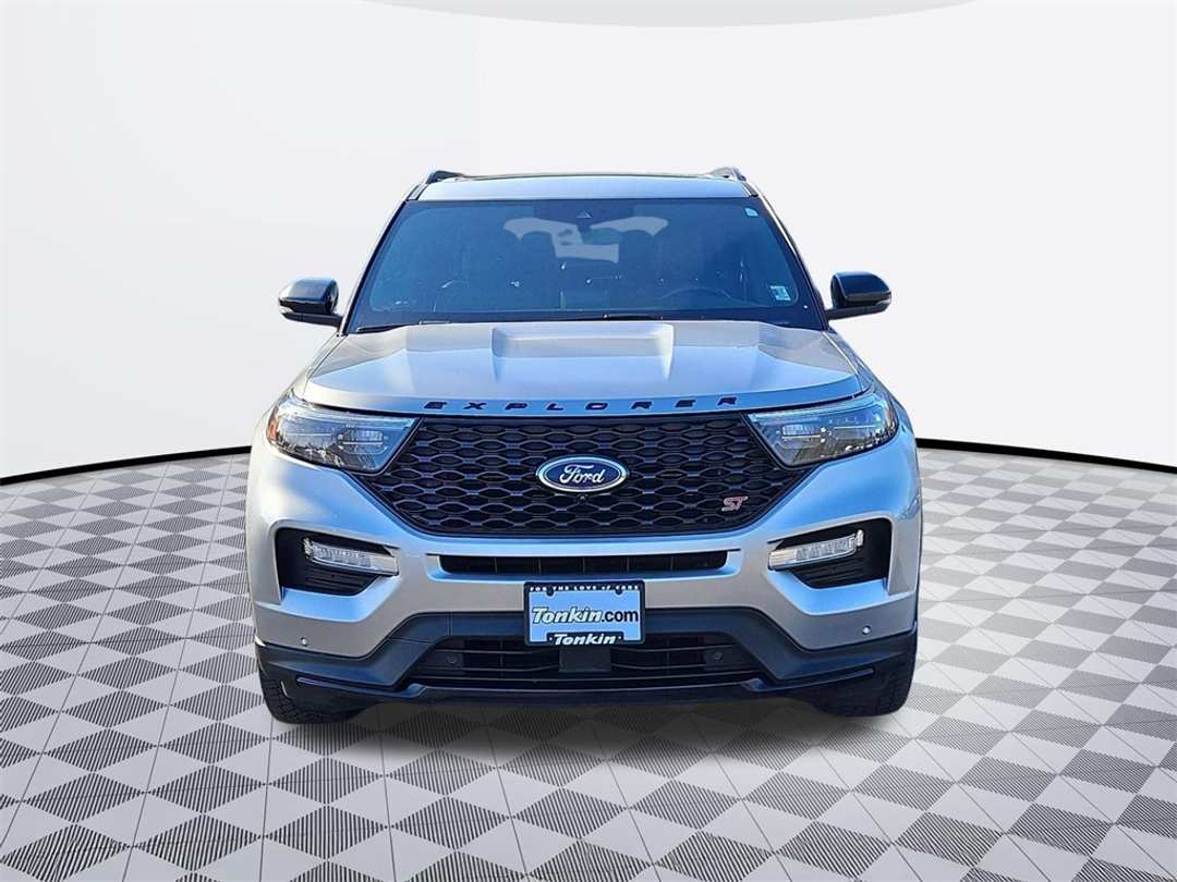 2022 Ford Explorer ST - Image 9