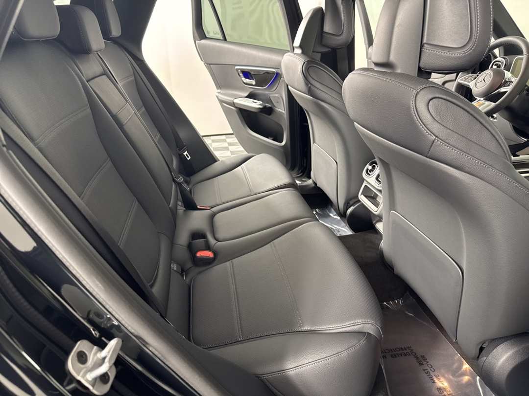 2026 Mercedes-Benz GLC GLC 300 - Image 18