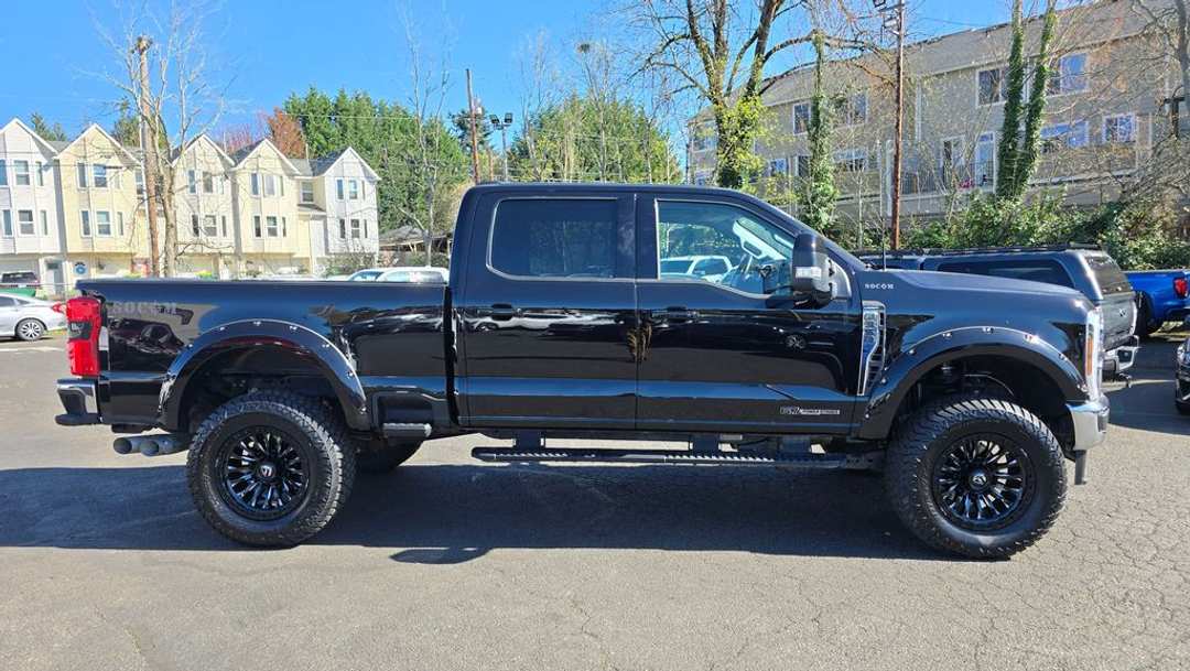 2025 Ford F-350Sd Lariat - Image 2