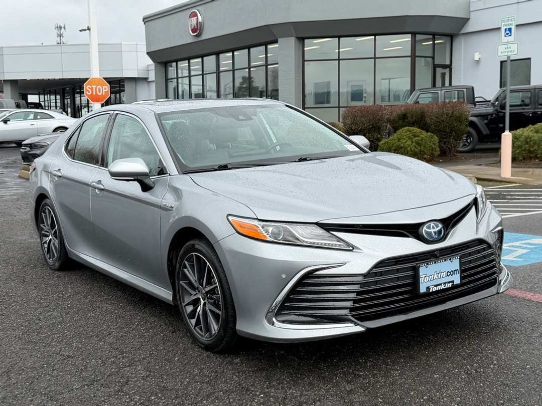2021 Toyota Camry XLE - Image 2