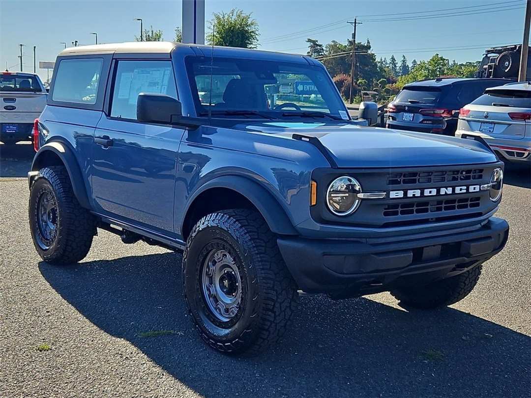 2025 Ford Bronco Base - Image 7