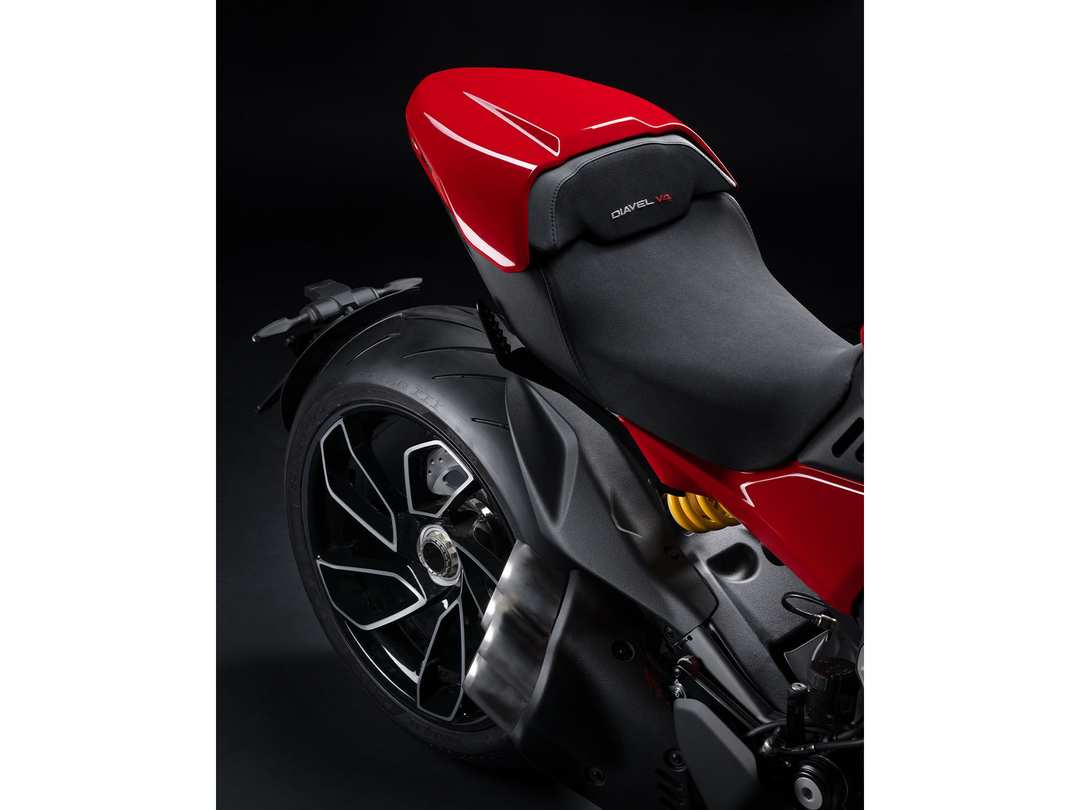 2026 Ducati Diavel V4 - Image 19