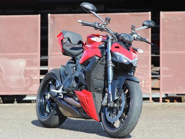 2022 Ducati Streetfighter V2