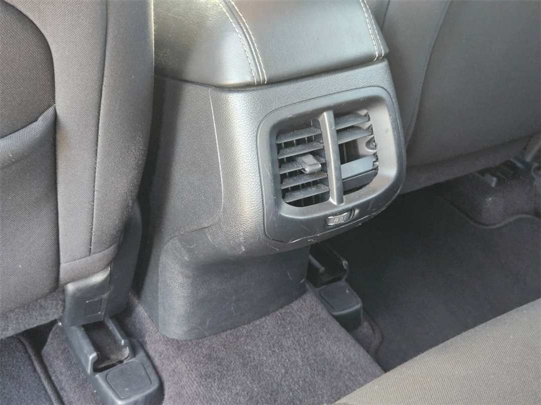 2018 Jeep Cherokee Latitude - Image 27