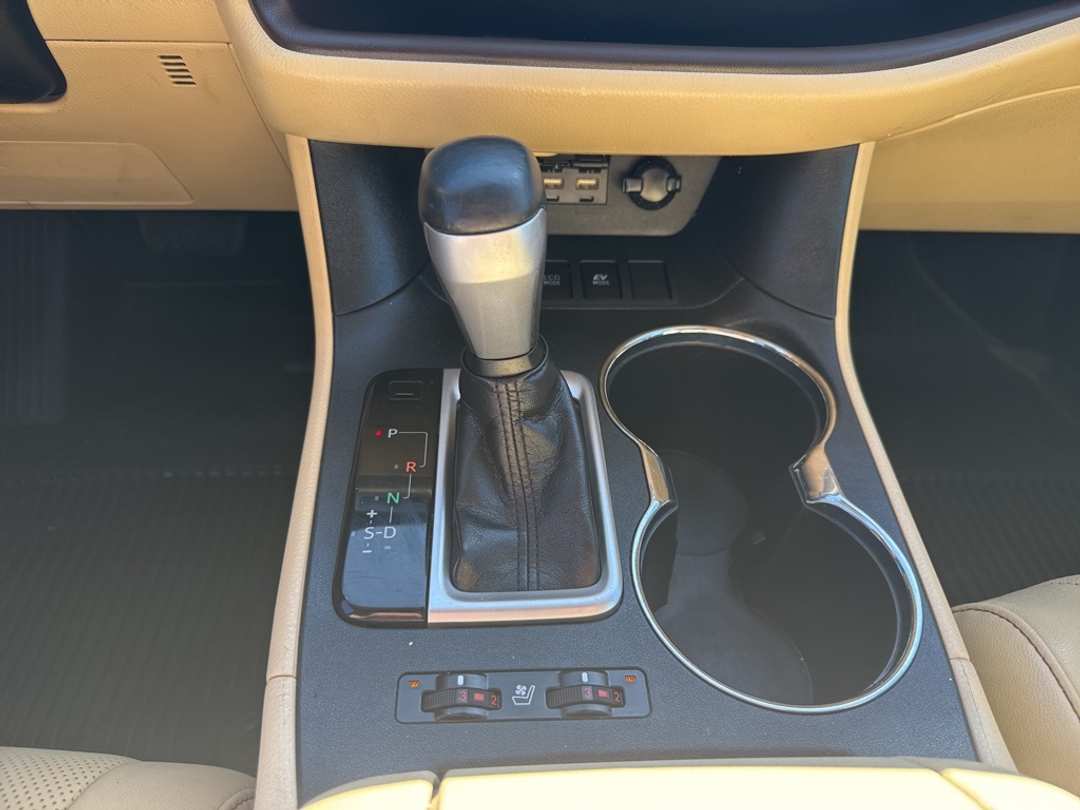 2019 Toyota Highlander - Image 19