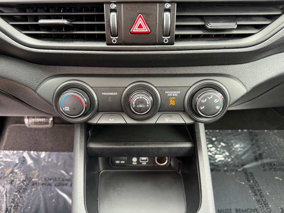 2021 Kia Forte LXS - Image 23