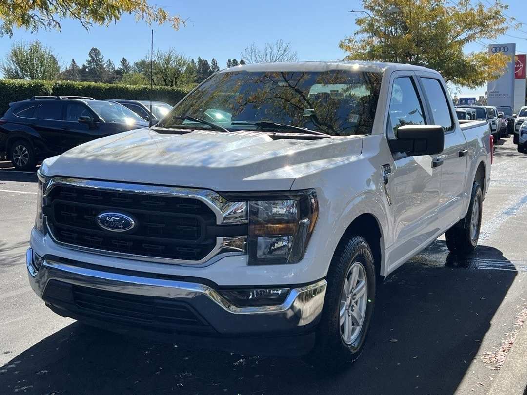 2023 Ford F-150 XLT - Image 3