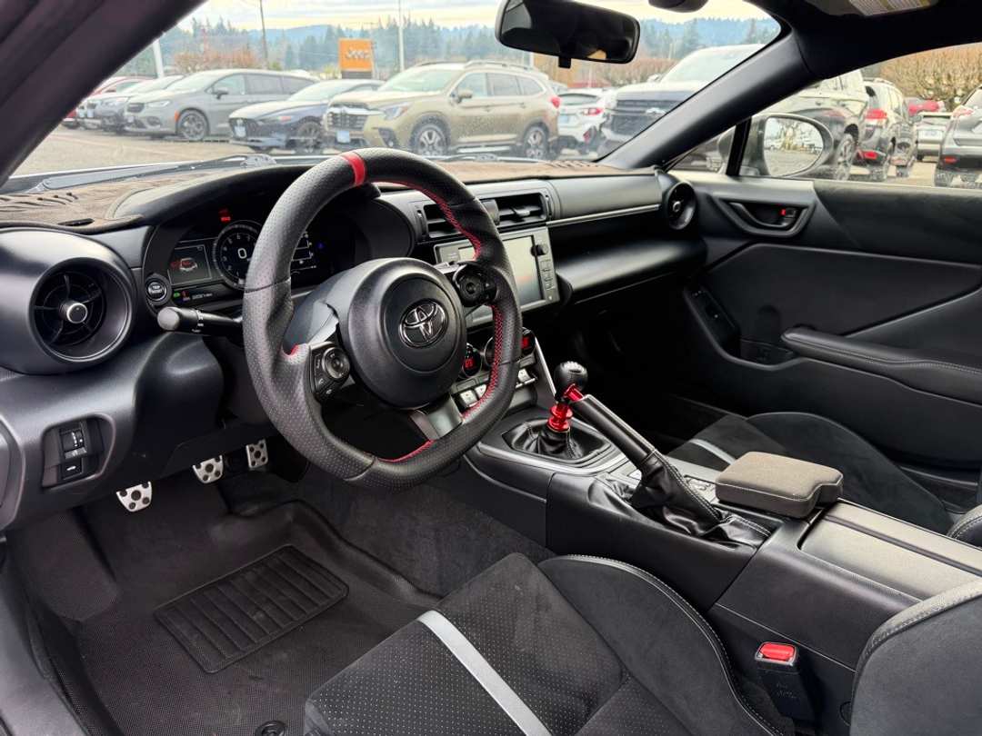 2024 Toyota Gr86 Premium - Image 15