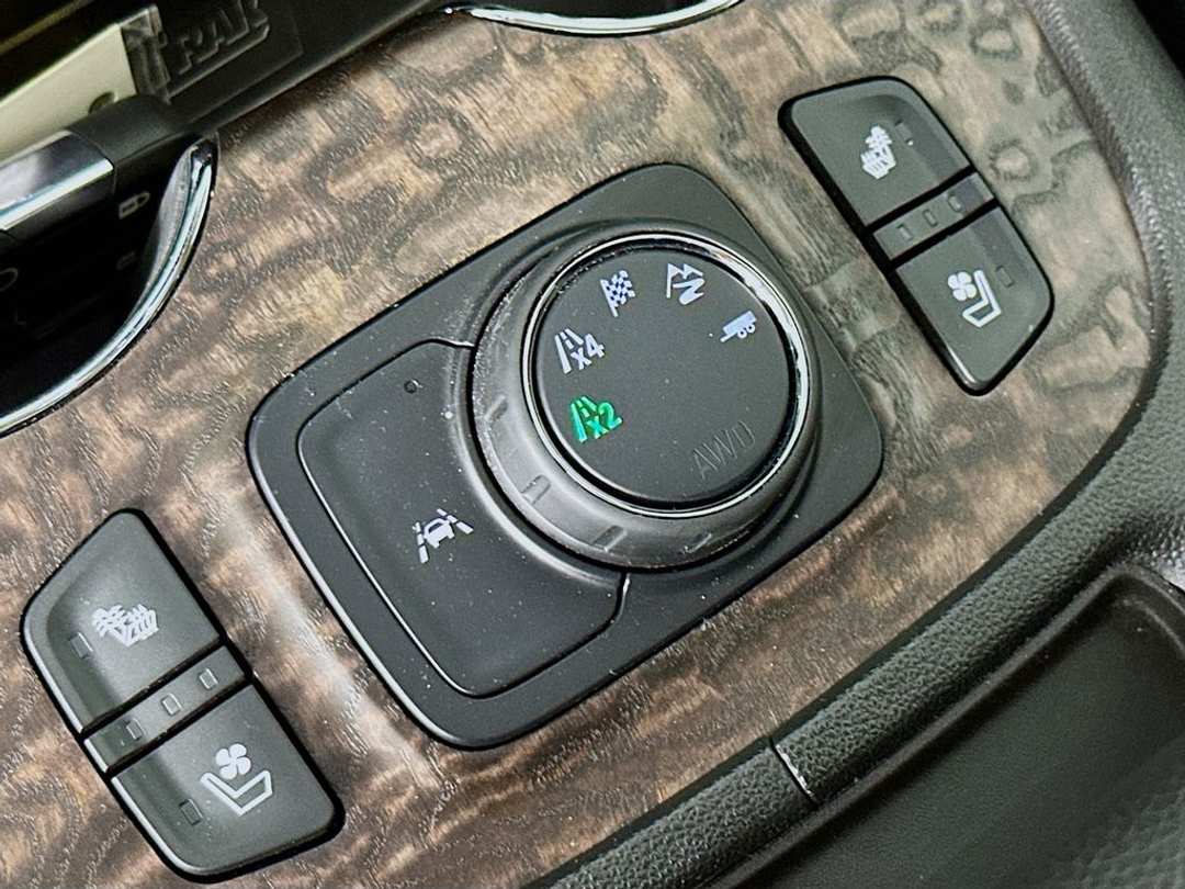 2021 GMC Acadia Denali - Image 22