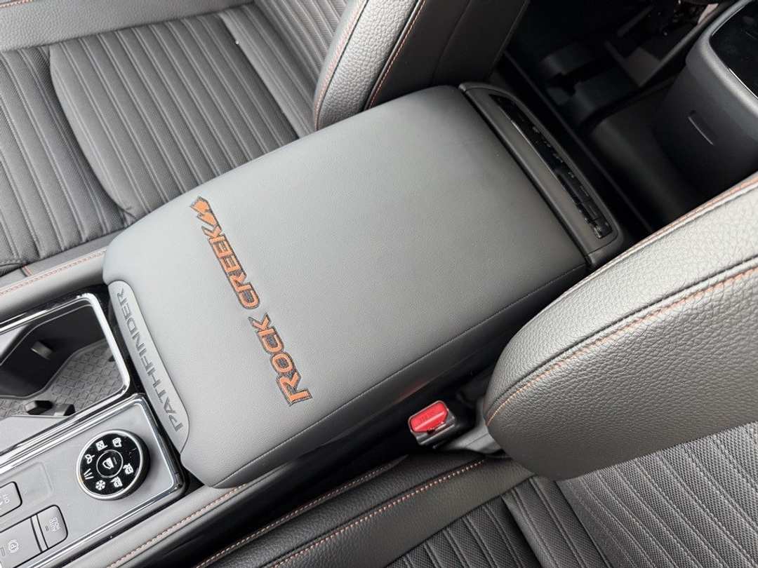 2025 Nissan Pathfinder Rock Creek - Image 25