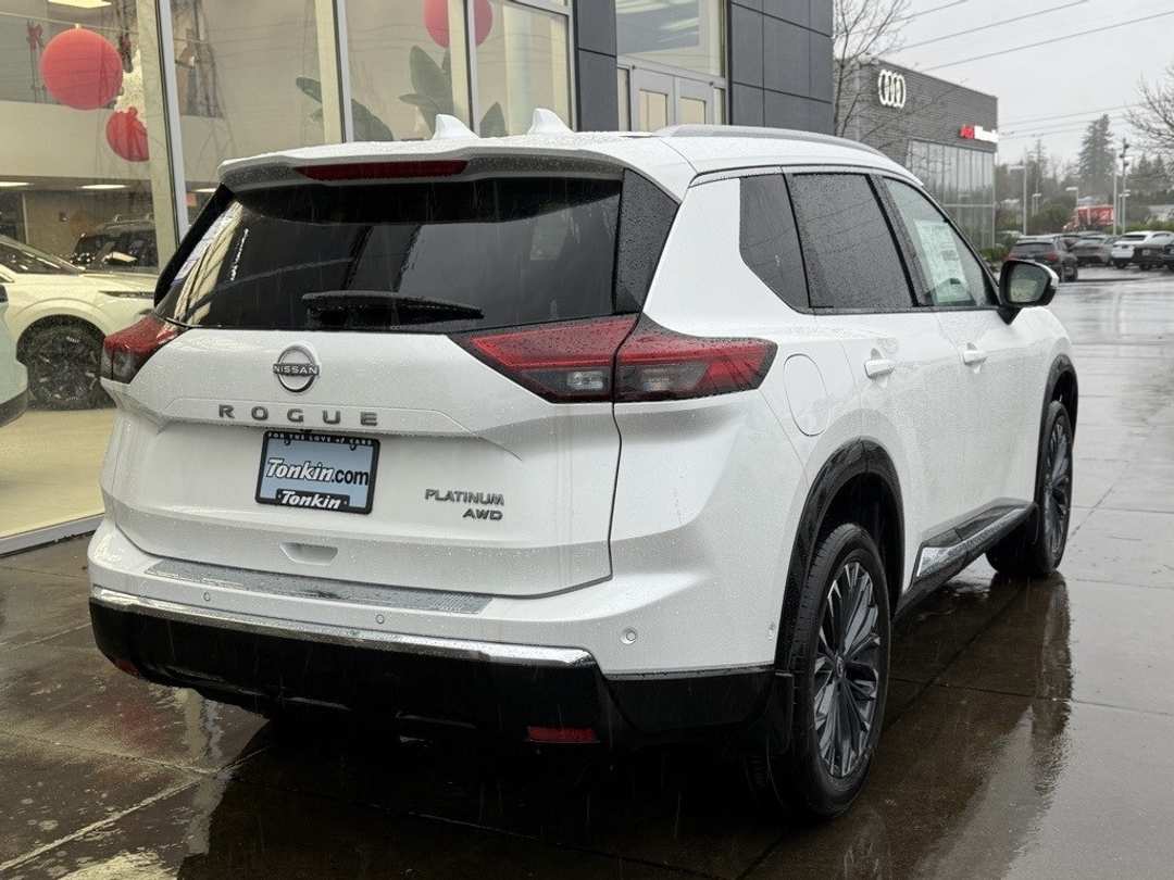 2026 Nissan Rogue Platinum - Image 8