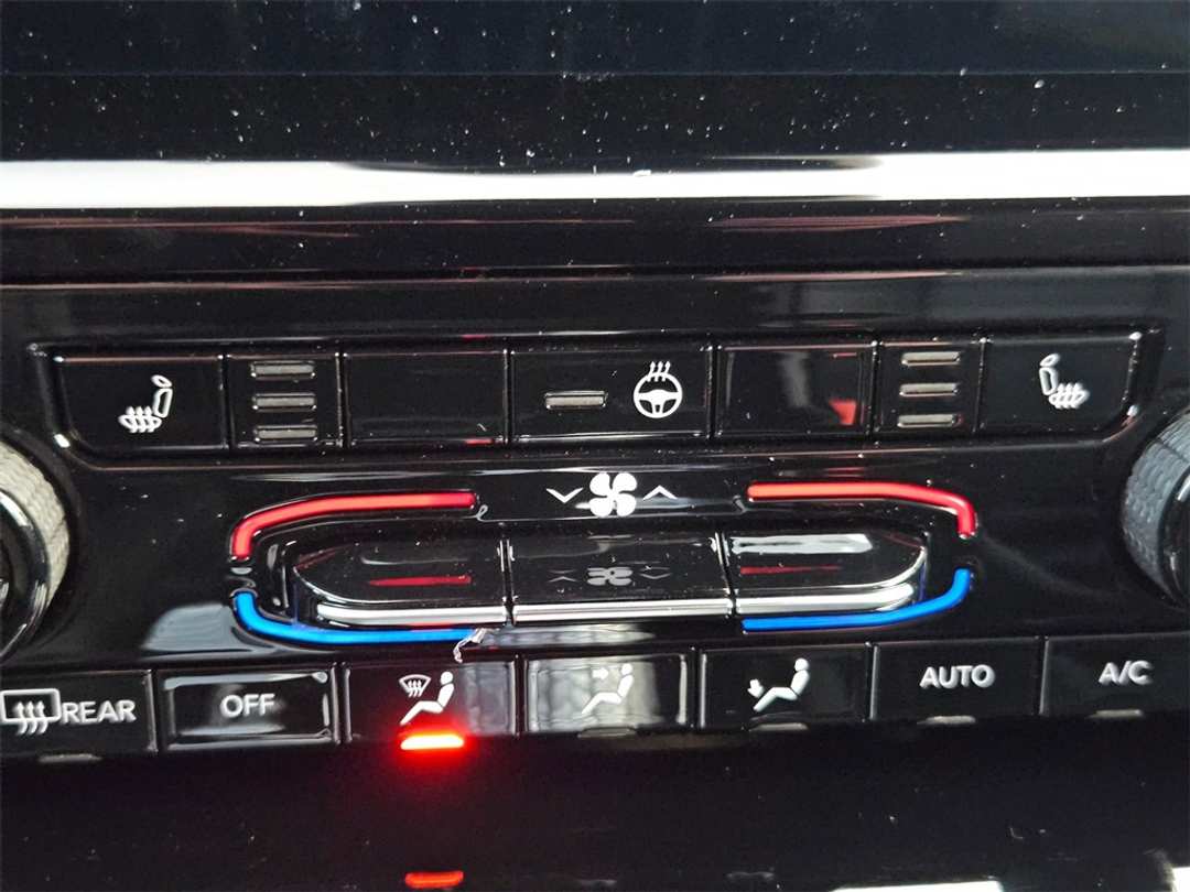 2025 Jeep Grand Cherokee Limited - Image 24