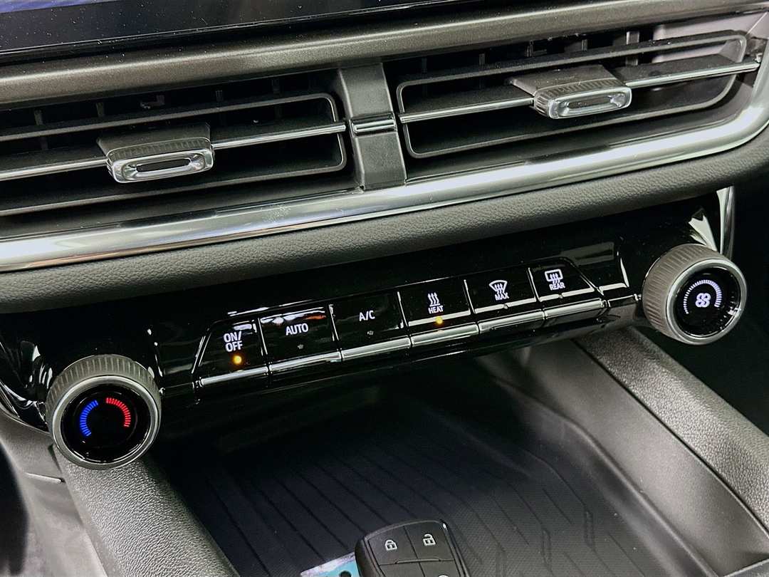 2026 Chevrolet Equinox Ev LT - Image 16