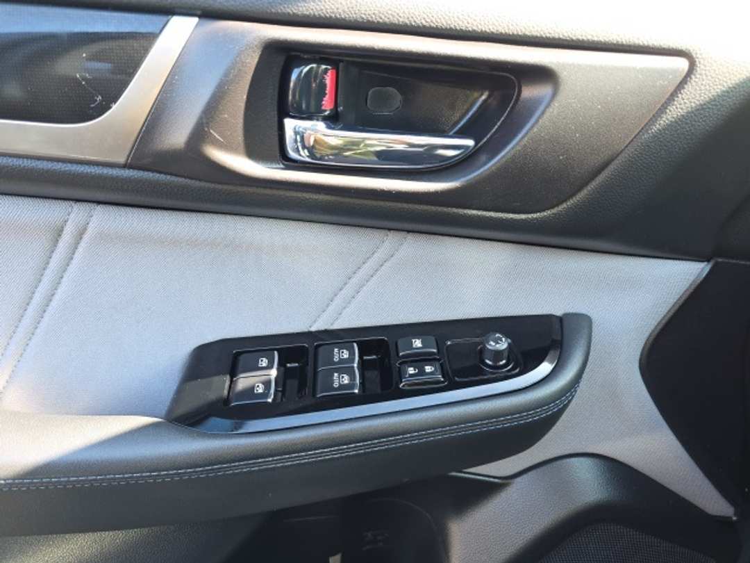 2017 Subaru Legacy 2.5i - Image 10