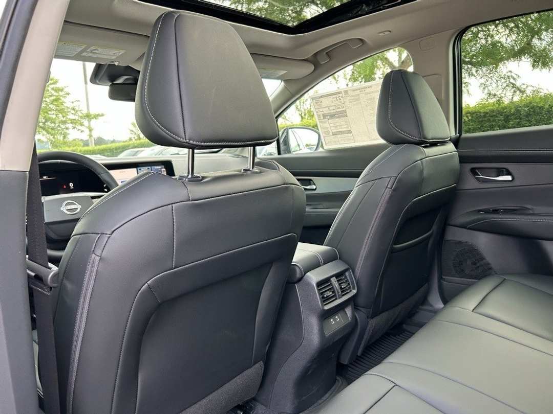 2025 Nissan Murano SL - Image 22