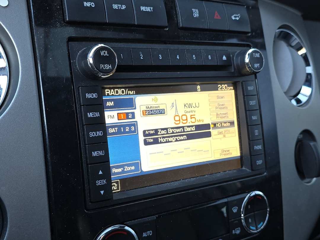 2013 Ford Expedition El Limited - Image 18