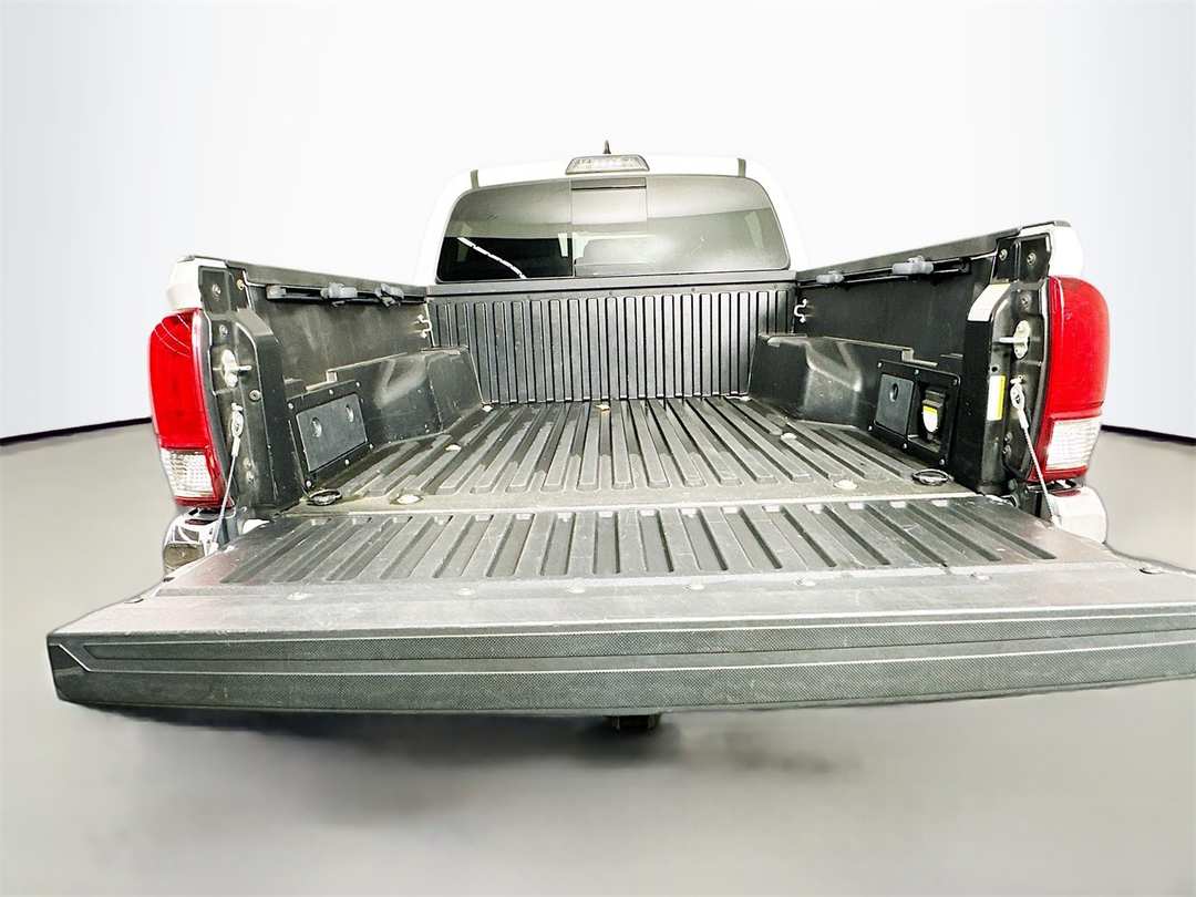 2017 Toyota Tacoma TRD OffRoad - Image 24