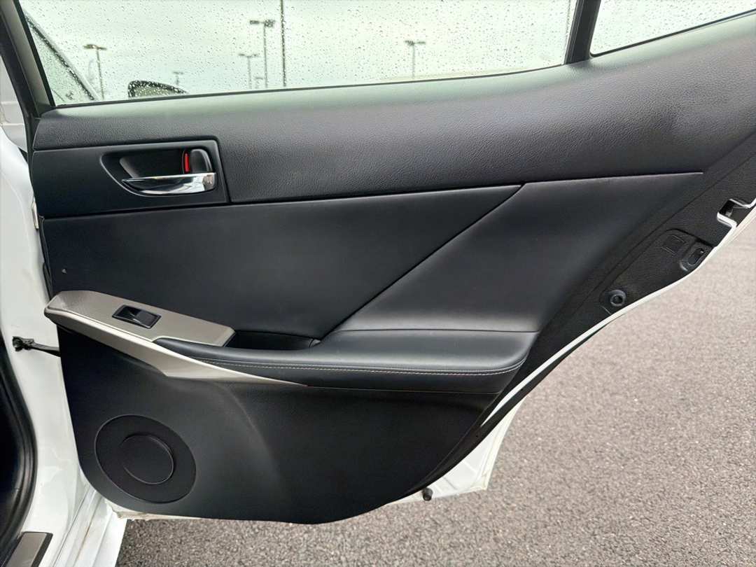 2015 Lexus Is 250 - Image 20