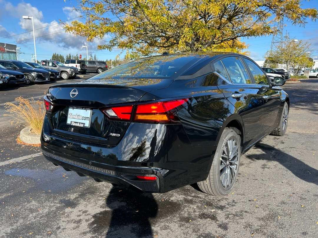 2025 Nissan Altima 2.5 SV - Image 5