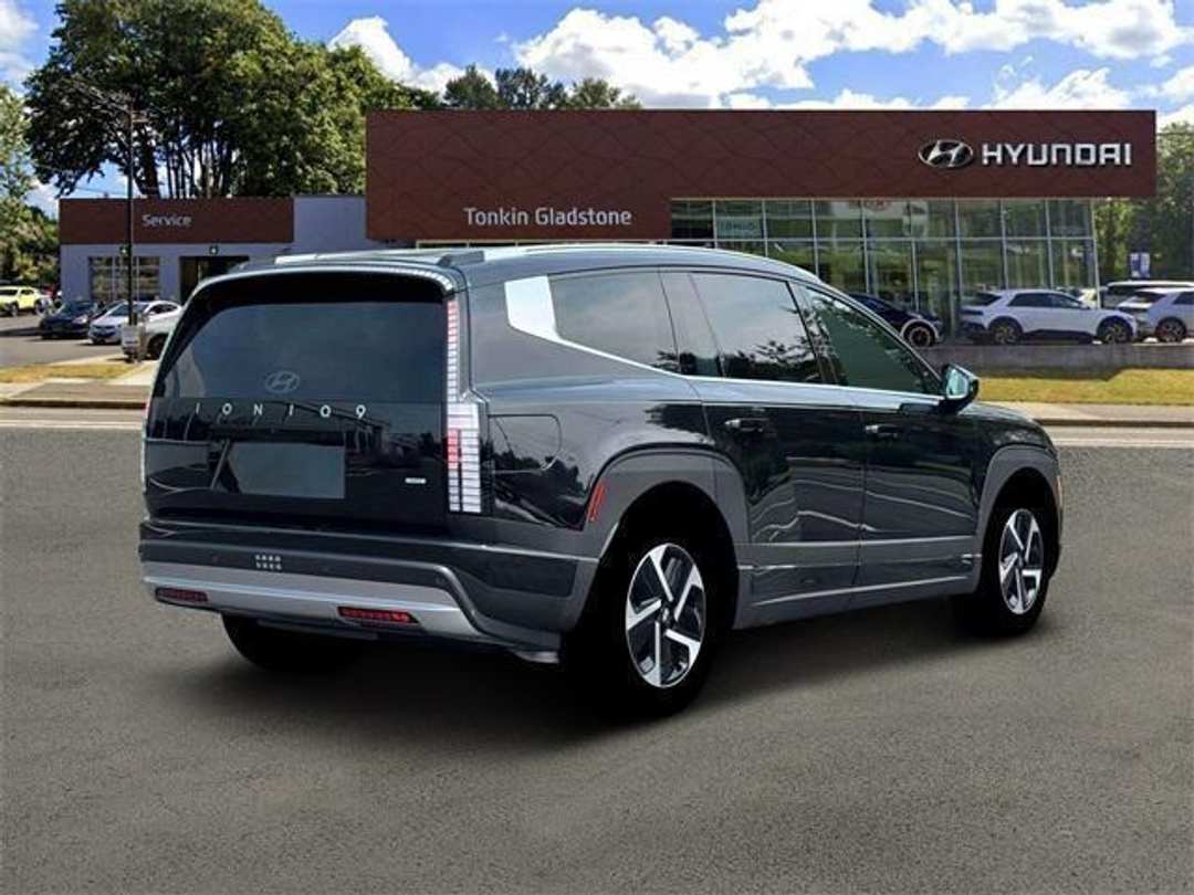 2026 Hyundai Ioniq 9 SE - Image 7