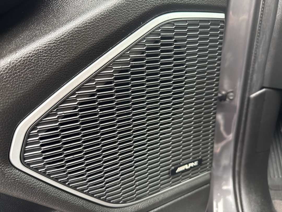 2022 Jeep Grand Cherokee Limited - Image 15