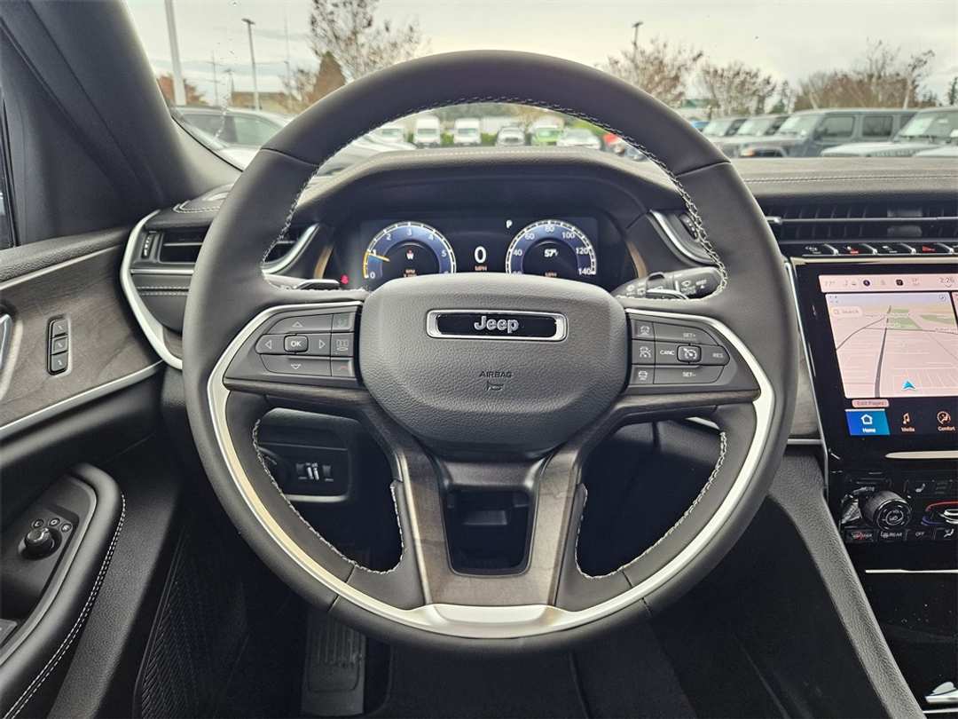 2025 Jeep Grand Cherokee L Limited - Image 15