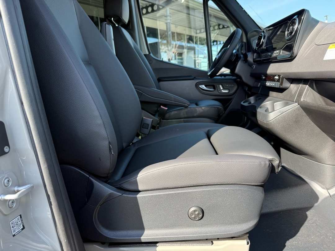 2026 Mercedes-Benz Sprinter 2500 Cargo 170 WB - Image 29