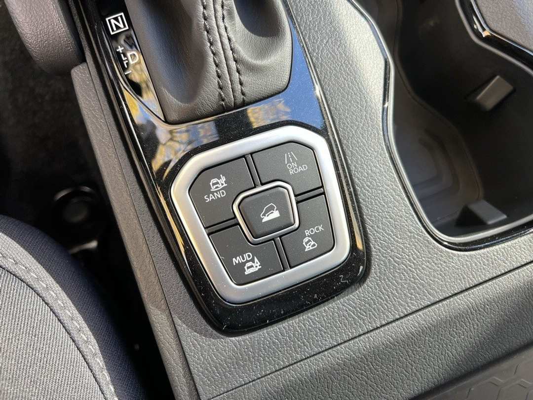 2026 Nissan Frontier SV - Image 23