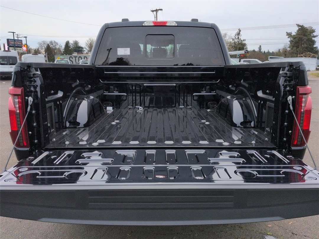 2026 Ford F-150 XLT - Image 25