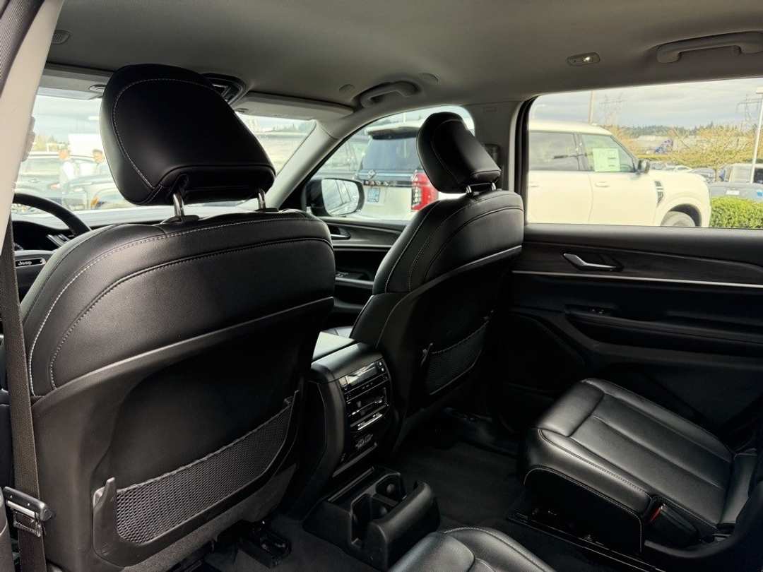 2024 Jeep Grand Cherokee L Limited - Image 31