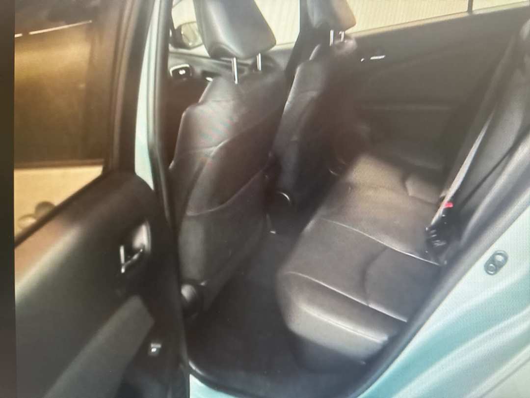 2017 Toyota Prius Three Touring - Image 9