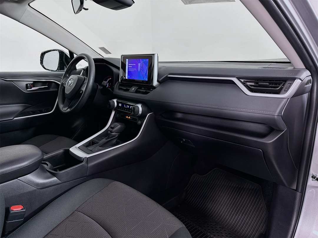 2024 Toyota Rav4 XLE - Image 28