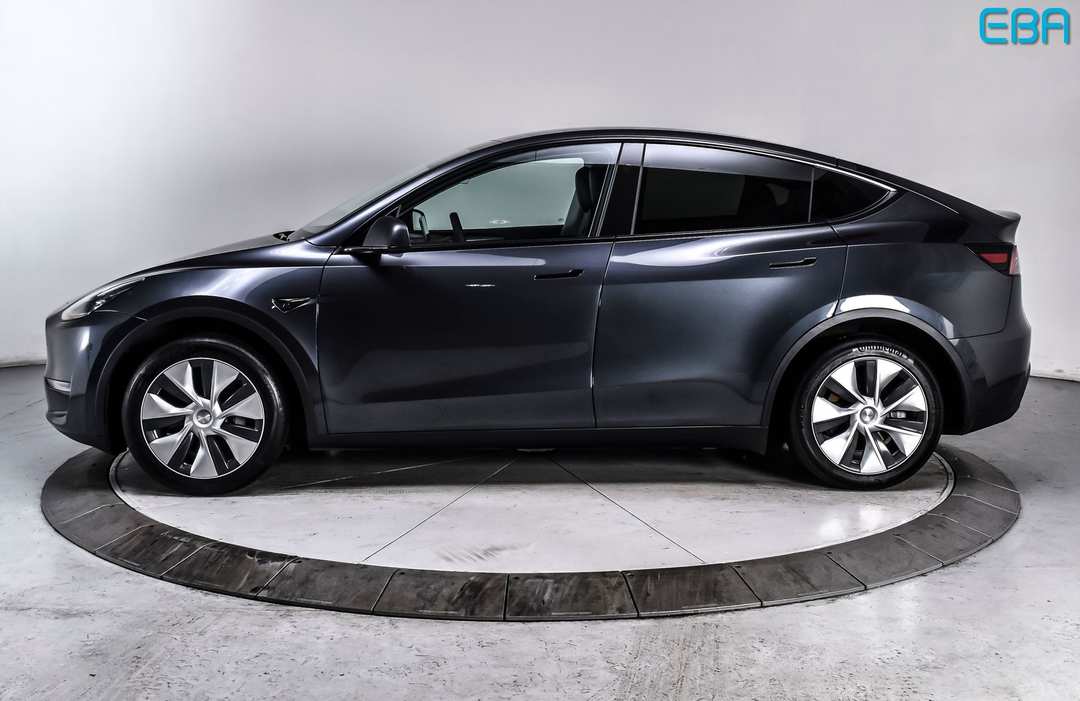 2024 Tesla Model Y Long Range - Image 3
