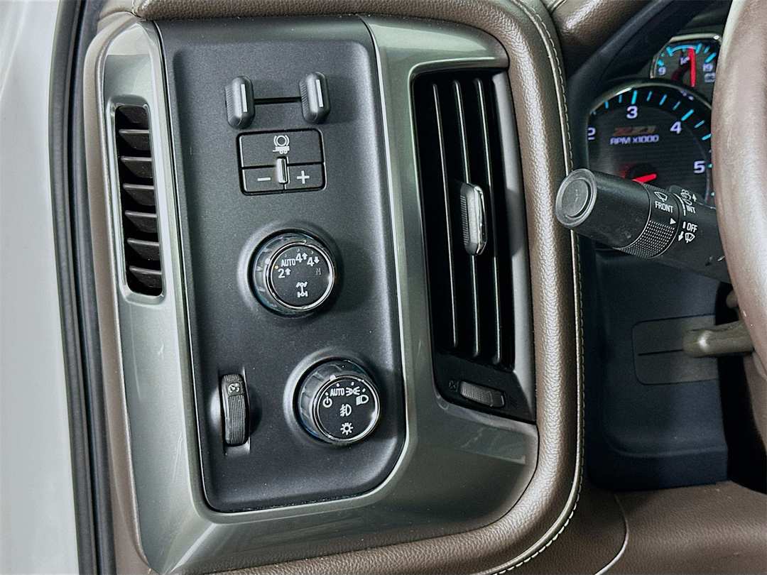 2017 Chevrolet Silverado 1500 LTZ - Image 10