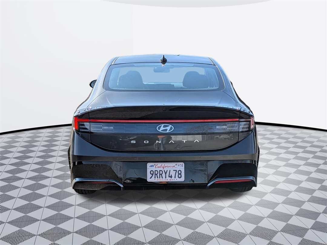 2025 Hyundai Sonata SEL - Image 6