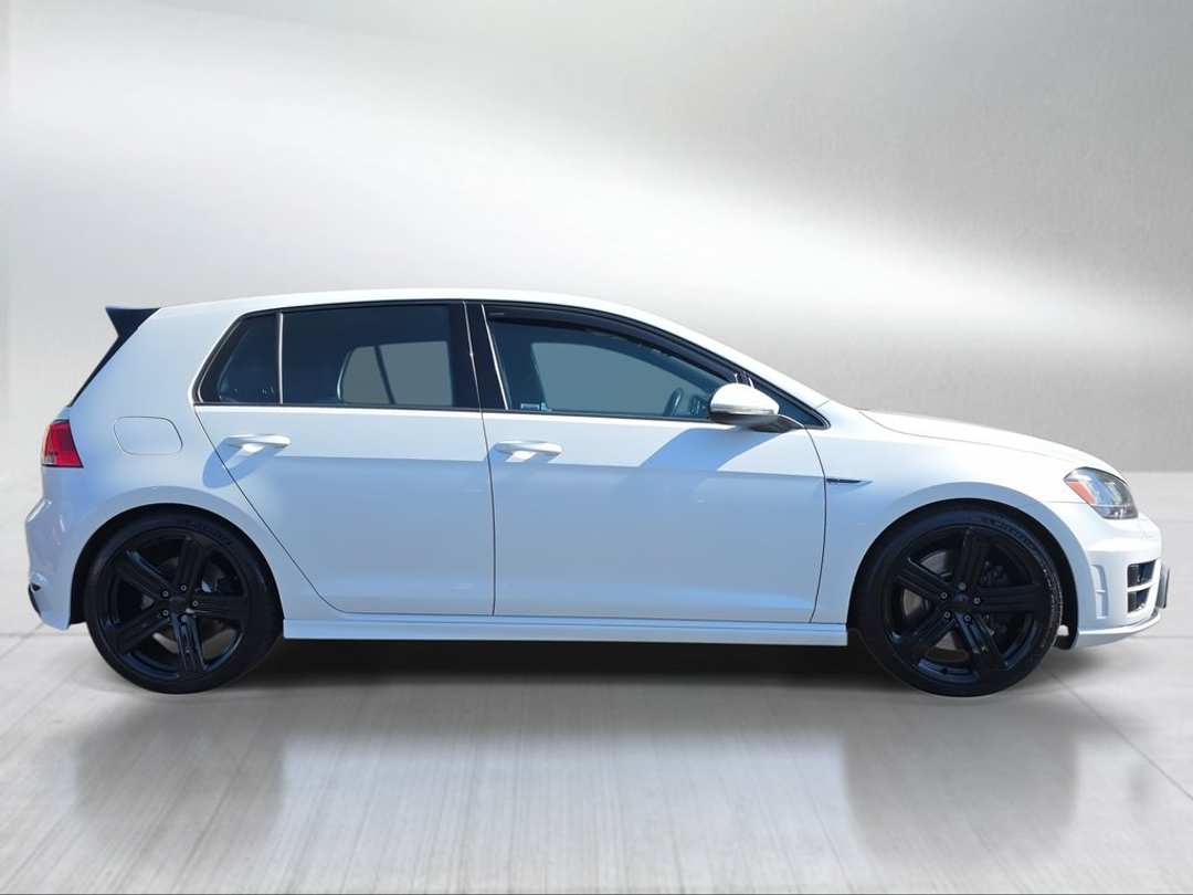 2016 Volkswagen Golf R Base - Image 2