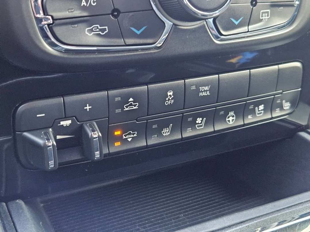 2016 Ram 1500 Sport - Image 25