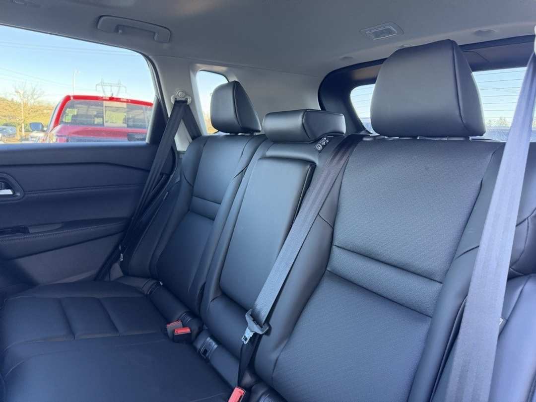 2026 Nissan Rogue Dark Armor - Image 33