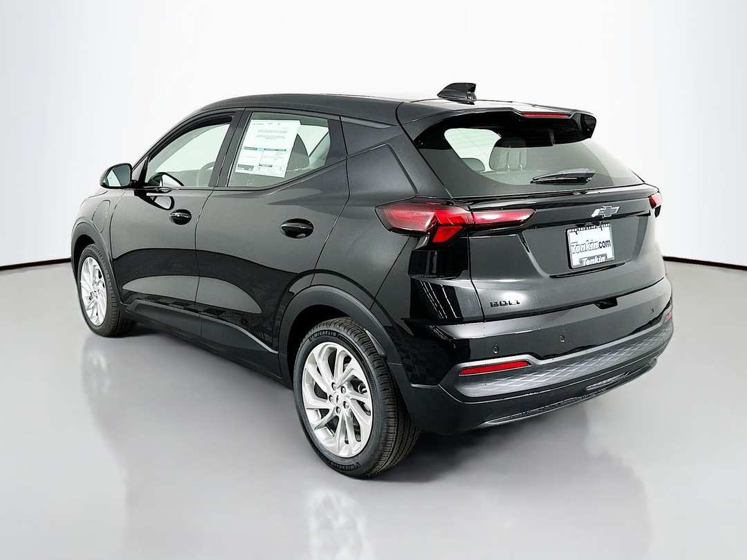 2027 Chevrolet Bolt Ev LT - Image 5