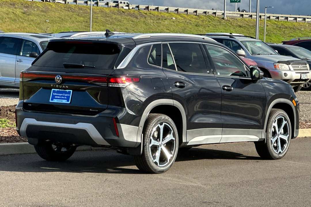 2026 Volkswagen Tiguan 2.0T SE - Image 3